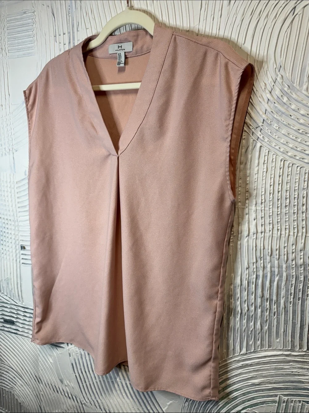 Halogen Blush Pink V-Neck Pleated Sleeveless Top N0462